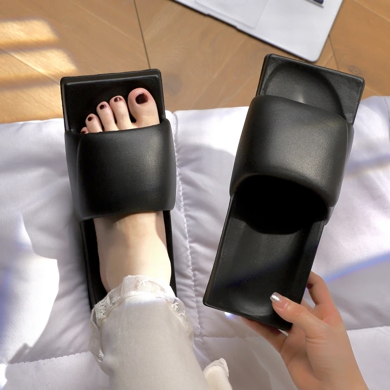 Nové dámske letné domáce papuče domáce vnútorné kúpeľňové topánky Zloží štvorcový ins Solid Ploché dno, ktoré nie sú šmykľavky sklíčka Japan Style