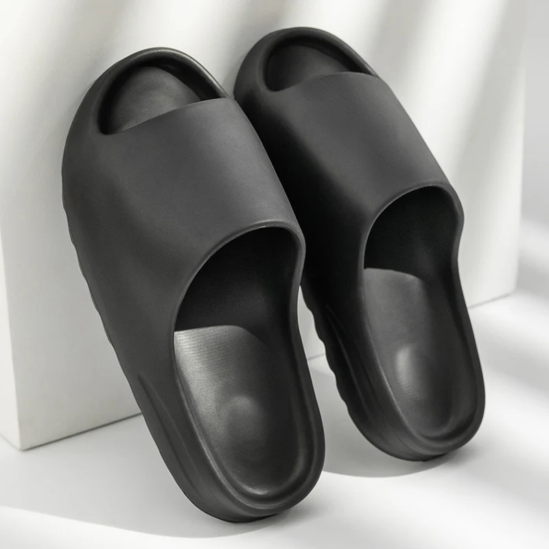 Nové horúce Eva Mans Sandals Sandals Lightweight Pary papuče pánske neformálne sandále vonkajšie vonkajšie nekĺzanie Populárna modelová platforma Mužská obuv