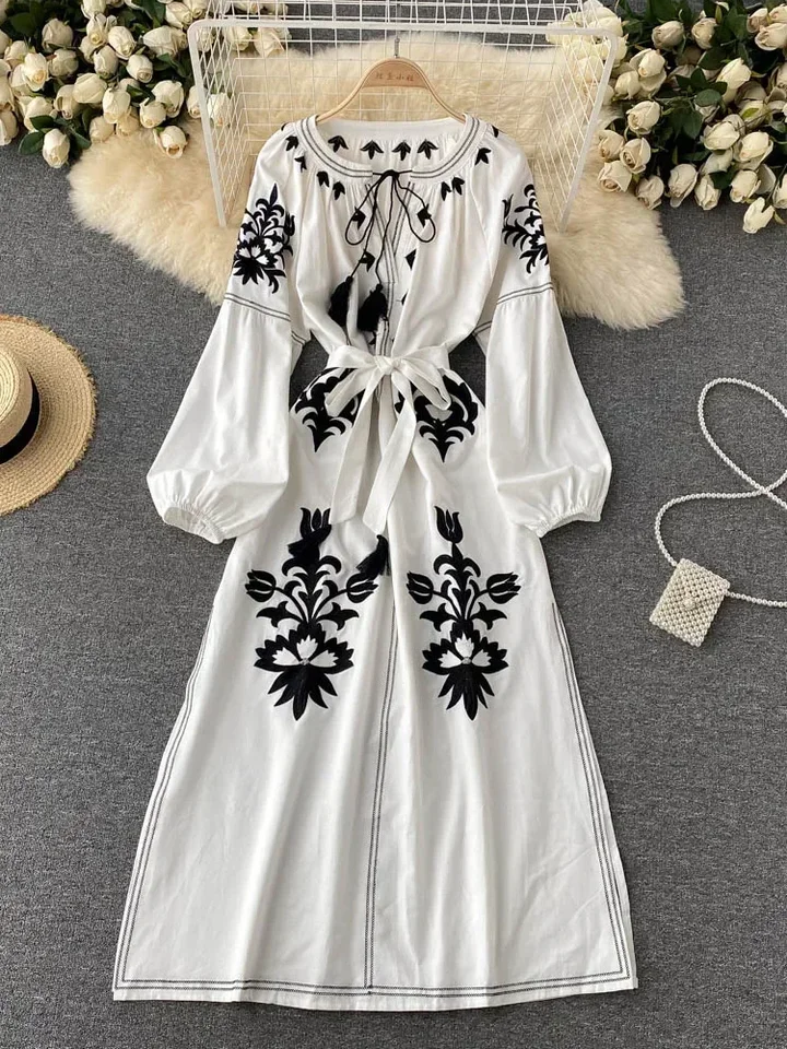 Nové jarné jesenné dámske vyšívané šaty V-krk kravata Split Retro Indie Folk Style Holiday Beach dlhé šaty Ženy GD679