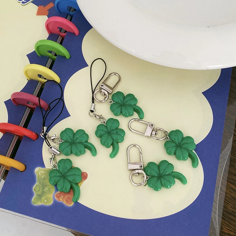 Nové jednoduché štvorčlenné štrk Clover Keychain Fashion Creative Creative Exquisite Clover Clover Lucky Keychain Keyring