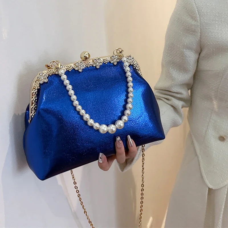 Nové luxusné ženy francúzske menšinové ramenné tašky Zlato krížové tašky módne perlové retiazky Slip Slip malá kabelka večerná spojka