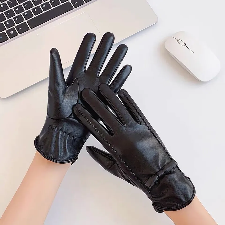 Nové módne dámske jahnité kožené rukavice rukavice čipkované motýľové výšivky fleece lemované rukavice zimné teplé tenké guantes