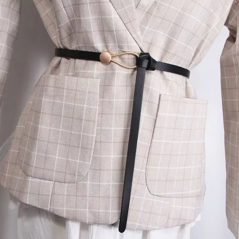 Nové módne kožené dámske dizajnérske dizajnérske kovové sponky pásový remienok All-Match Lady Dress Coat Sveter Dekoratívny viazaný pás