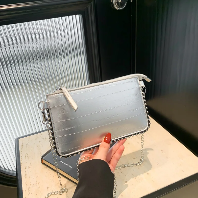 Nové punkové tašky na kožu kožené ramenné tašky pre dámske reťazové kabelky Mobile Luxusné kabelky Crossbody Dámy módne kabelky
