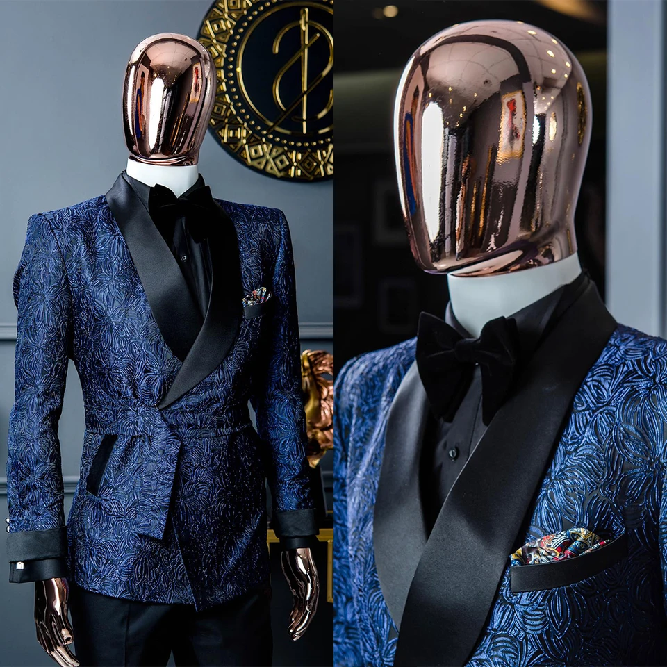 Nové pánske obleky na mieru 2 kusy Navy Jacquard Blazer Black Pants Jedno gombík Satin číry klopa s pásom na mieru vyrobené plus veľkosť