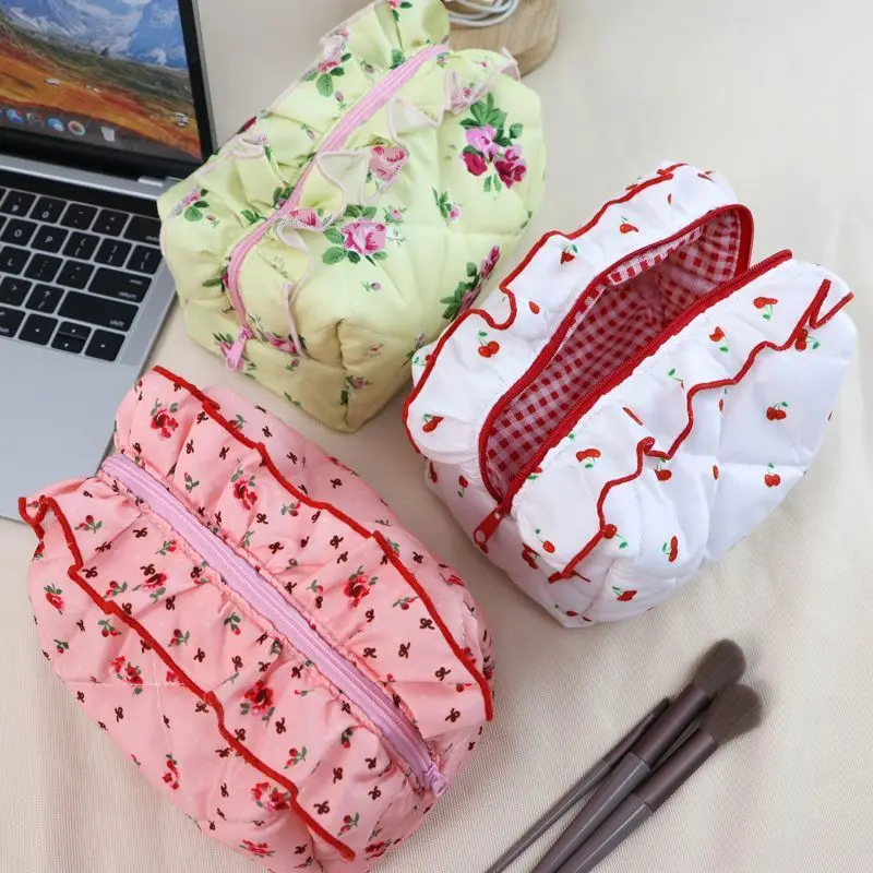 Nové roztomilé tašky na zips Dámske čipky Vintage kvetina prešívaná kozmetická taška veľkú kapacitu toaletný make -up skladovací puzdro kabelka