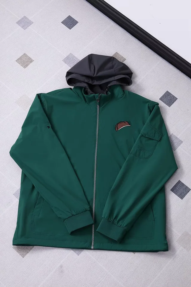 Nové skoré jeseň pre mužov Windproof nepremokavé odnímateľné odnímateľné klobúky Golf Bunda Príležitostné vysokokvalitné luxusné športy Outwear Coat