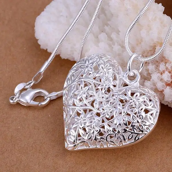 Nové špeciálne ženy 925 Sterling Silver Women Lady Svadobná strana šperkov milovník srdca náhrdelník Simple matný kvetinový náhrdelník
