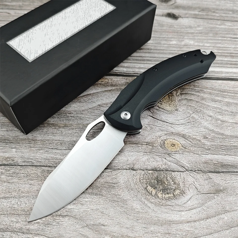 Nový BM 818 skladací nôž D2 Blade T6 Hliníková rukoväť vreckový nôž vonkajšieho kempingu EDC Camping Hunding Loving Cutting Survival Tool