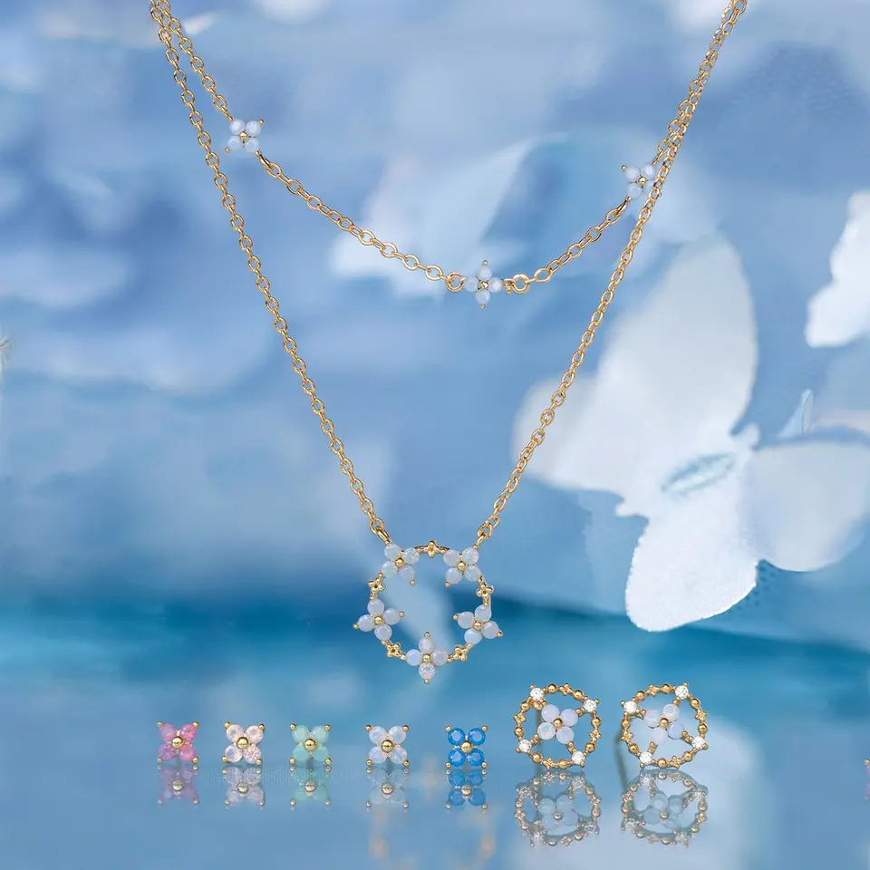 Nový INS Creative Blue Flower Rurkee Simple Vintage Gold -Plated Viacvrstvové kvetinové náhrdelníky pre ženy Girl módne šperky darček