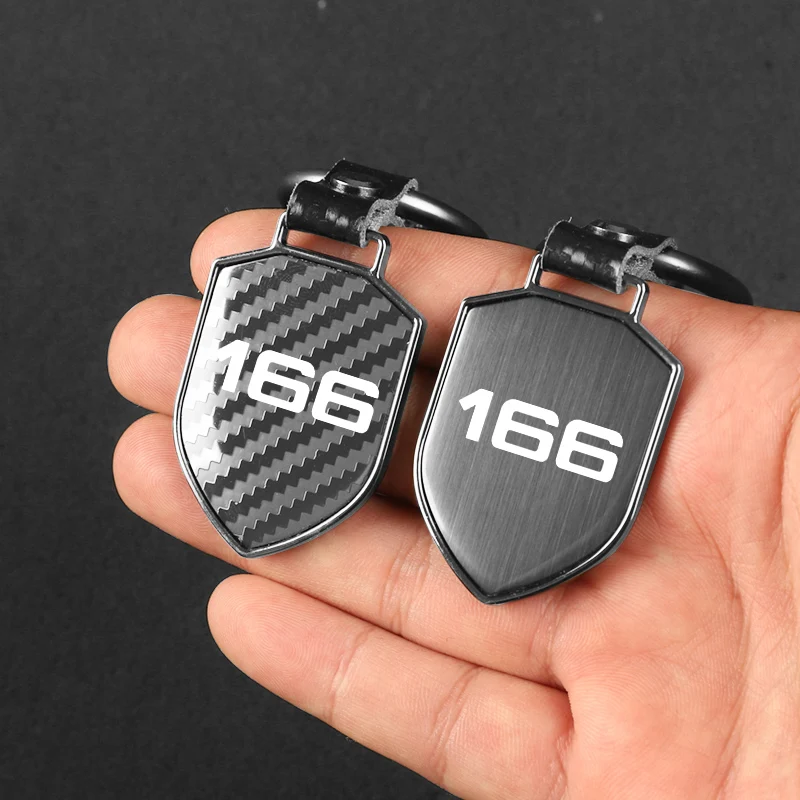 Nový lesk z uhlíkových vlákien Black Shield Car Keychain Fashion Business Darček pre Alfa Romeo 166