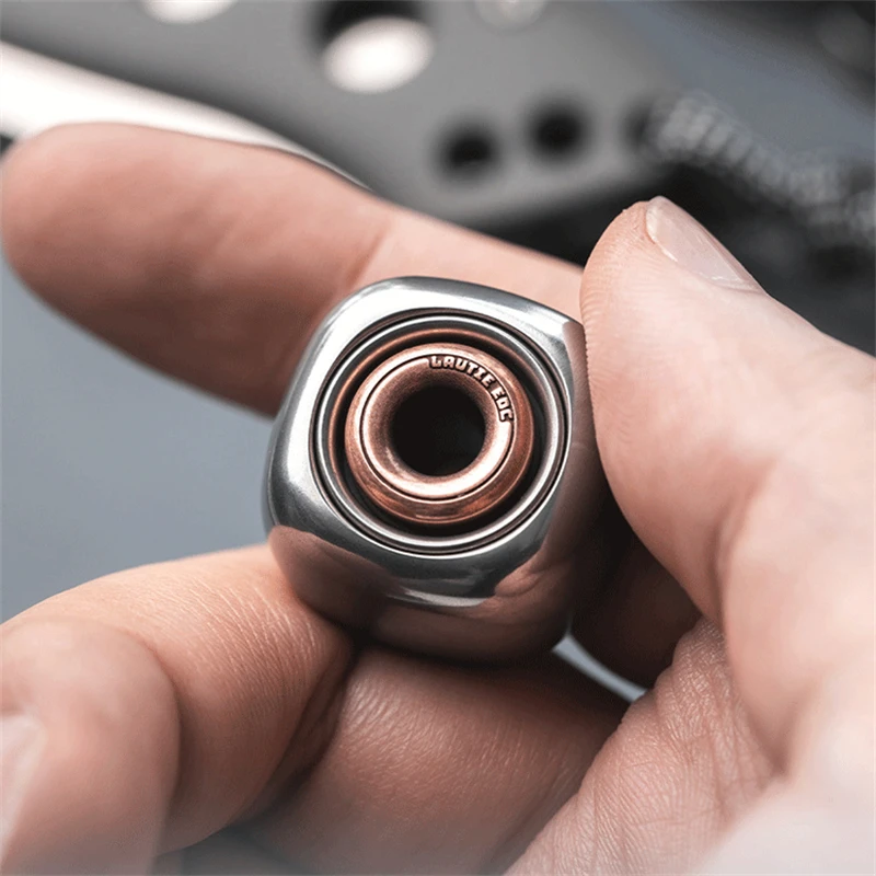 Nový mini kocka fidget Spinner Fashion Metal EDC Ručné spinner Adhd Fidget Hračky relaxačné hračky Cool Gadgets