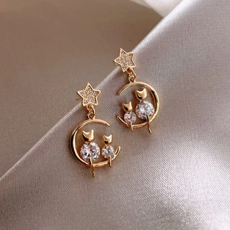 Nový príchod kamhienok Trend Geometric Dangle náušnice Zlato farebná kovová kovová mačka Tvar