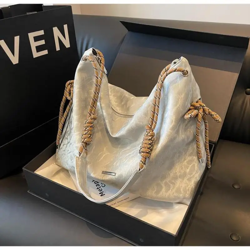 Nový trend Voda Zvlnenie veľké vedro tašky Ženy Tote tašky strieborné biele tašky kabelky Hobo taška ženská módna taška