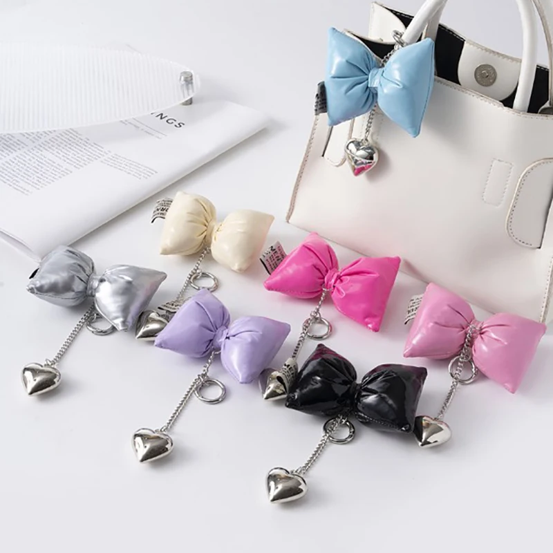 Nový Valentín Keychain Set Sada Kľúčenky Kľúčenky Roztomilé kúzlo v taške s príveskami v tvare srdca jedinečné sviatočné návrhy