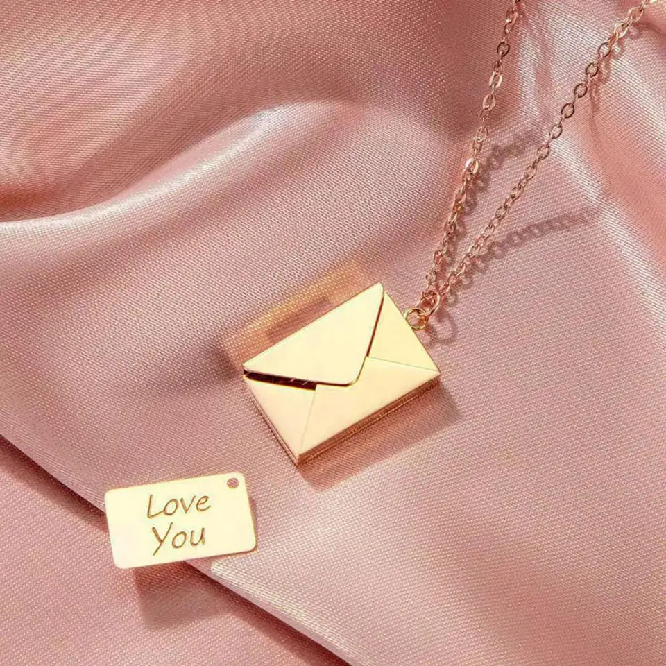 Náhrdelník z obálky Love Letter