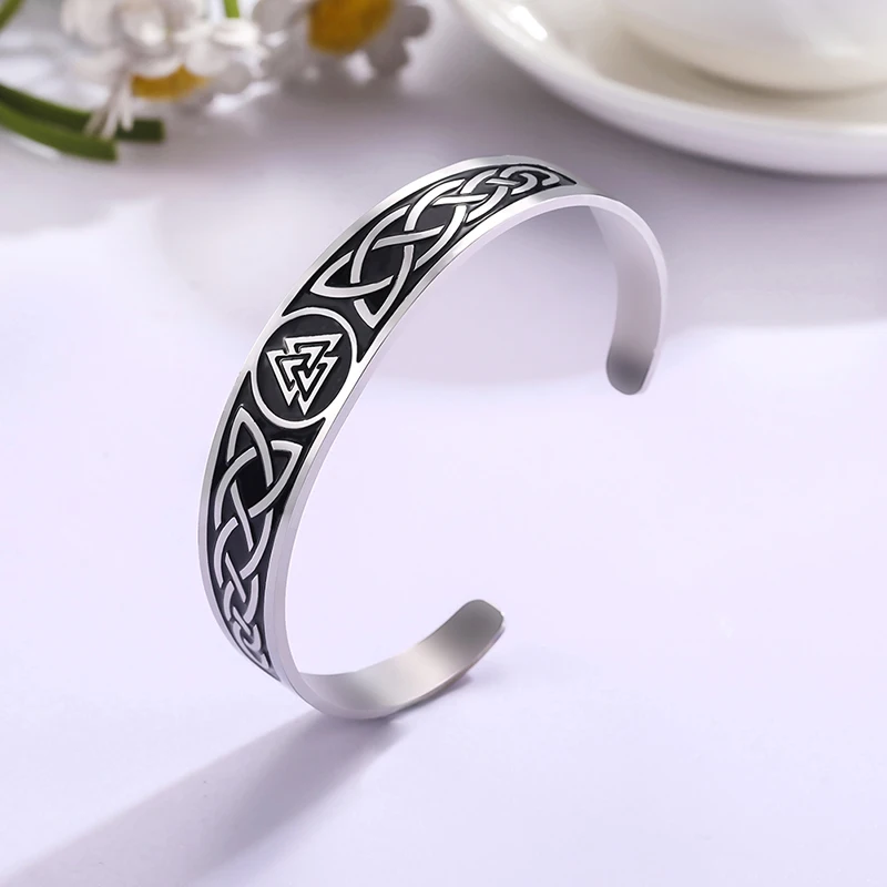 Náramok s keltským uzlom Viking Triskelion Triple Spiral Triangle Triangle Cuff Cuff Muži z nehrdzavejúcej ocele