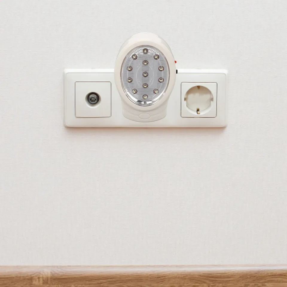 Núdzové svetlo LED núdzové svetlo 2W studenej bielej 2 prevodové stupne Energia na dobitie zástrčky v zlyhaní energie Svetlo AC110-240V