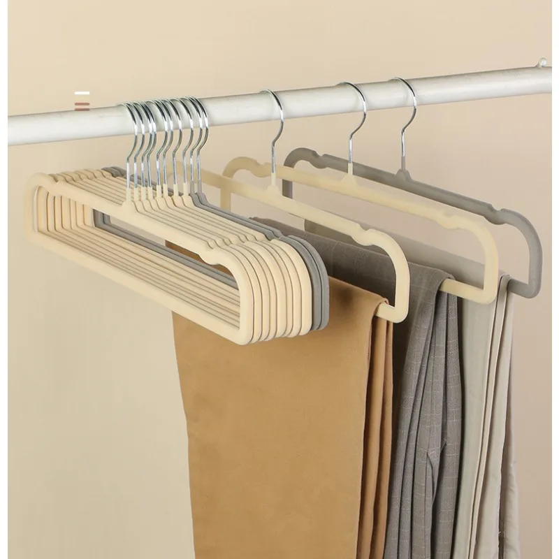 Obdĺžnikový zamatový vešiak, ktorý nie je šmykľavým oblekom, multifunkčné oblečenie vešiaky Camisole Organizátori priestor šetrenie obliekania úložný priestor