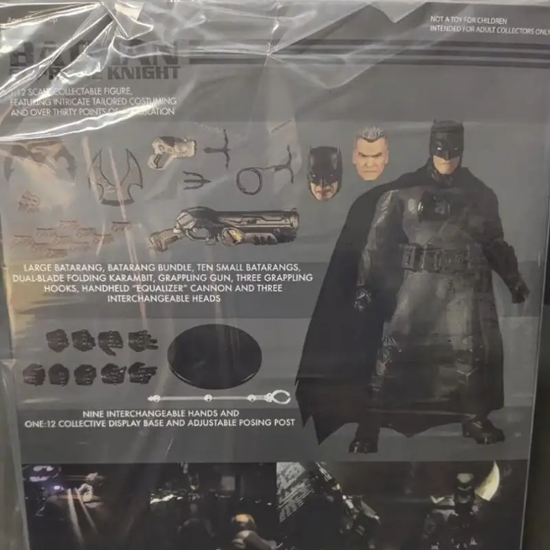 Original Mezco Collective Comics Suprem Knight Batman 1/12 v skladoch Akcia Akcia Zbierka Zbierka Model Model vianočné darčeky hračky