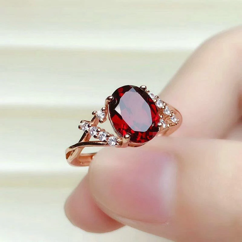 Originálny dizajn strieborný diamant rubíny ovál nastaviteľný dám