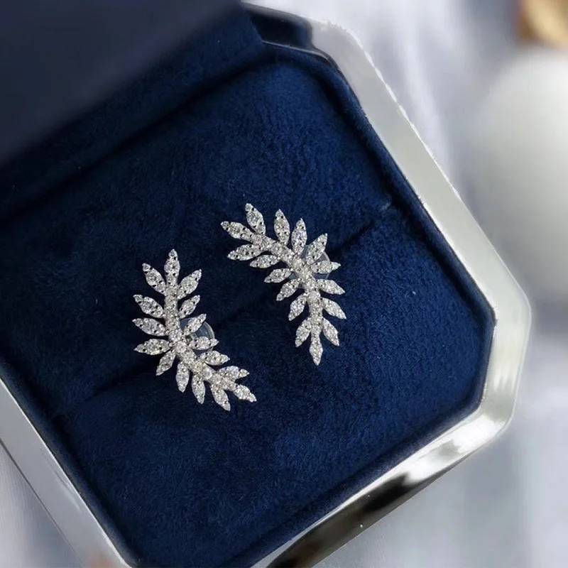 Osobnosť v tvare kosáčika Cz Crystal Leaf Feather Knot Stud náušnice pre ženy 925