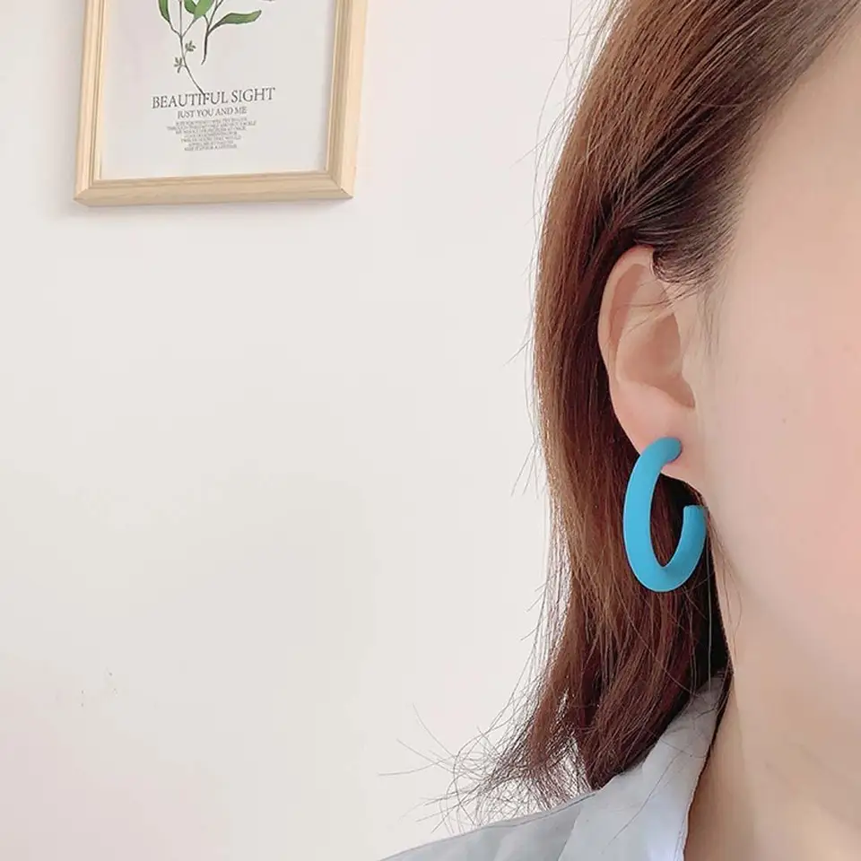Osobné dievčatá matné candy v tvare C Candy Candy Korean módne šperky obručové náušnice náušnice uši cvok