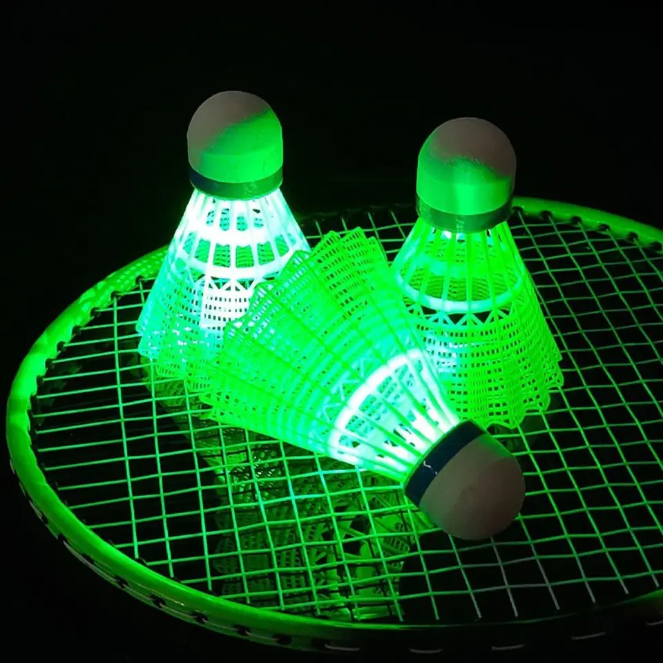 Osvetlenie LED Badminton Lighting Balls Žiariace žiarivé bedmintonové gule Farebné nylonové osvetlenie ShuttleCocks Outdoor Game