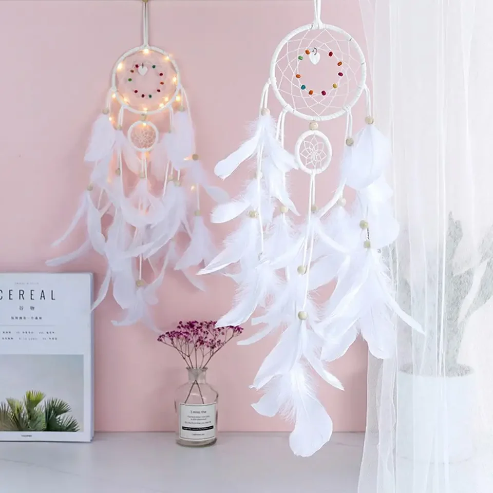 Osvetlenie ručne vyrábané korálky Dream Catcher Wind Wind Indiánsky štýl perie prívesok Dreamcatcher Creative Auto visenie dekorácie