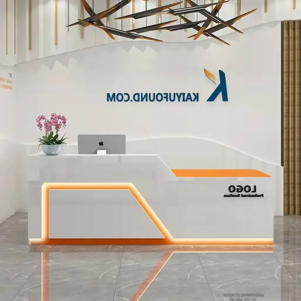 Osvetlené biele recepčné stoly štýlový dizajn