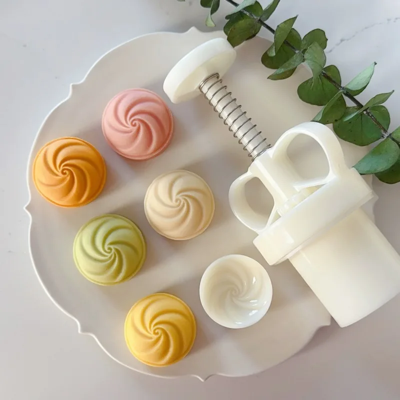 Otáčanie kruhového moly požehnania Mooncake Poluming Pattern Sušienka z pečiva v polovici jesenného festivalu