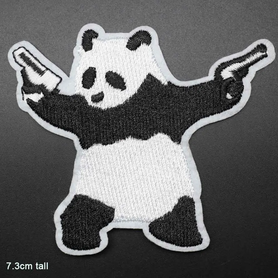Panda s pištoľou na pištoľ na vyšívaných šatách pre oblečenie pre odevné nálepky Veľkoobchod