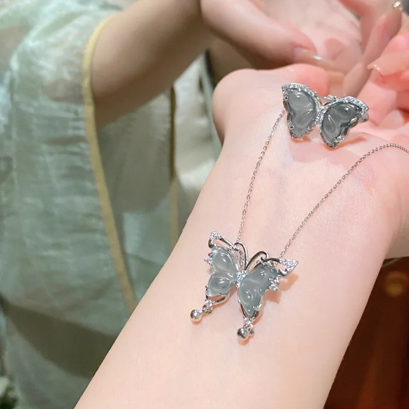 Panjbj 925 Sterling Silver Jade Butterfly náhrdelník pre ženy zirkon dutiny retro dizajn milosti šperky darček kvapky kvapky