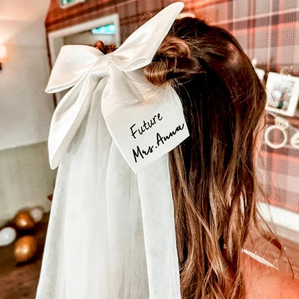 Personalizovaná budúcnosť pani Bride Bow Veil Custom názov Hen Party Svadobná luk Budúc