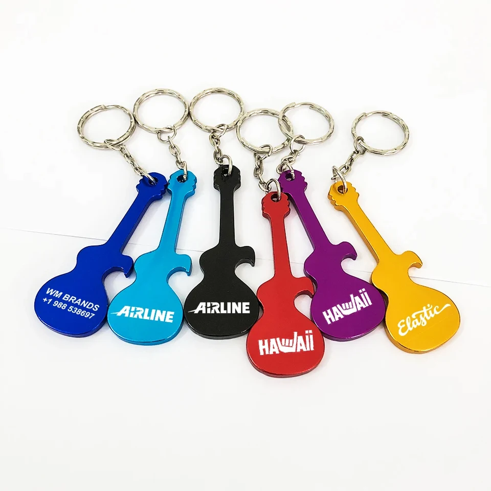 Personalizovaná strana uprednostňuje gitaru v tvare kľúča kľúča kovový otvárač kovových hliníkových kľúčov keychain vlastné logo propagačný darček 50ks
