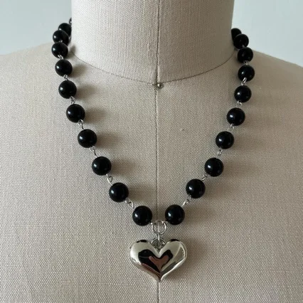 Personalizovaný okrúhly korálkový punk golier collarbone reťaz kreatívny broskyňový srdcový prívesok korálky pre ženy