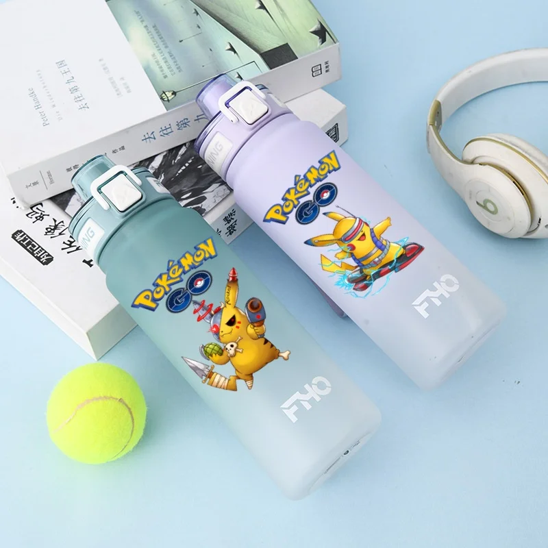 Pikachu 750 ml kreslené znaky Prenosná vodná šálka Veľká kapacita Vonkajšia plastová plastová úniková fľaša s vodou Darček