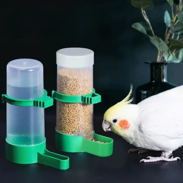 Plastové vtáky Feeder Bird Pirder Parrot Parrot Pet Cage Voda pijan kŕmny klipový spon