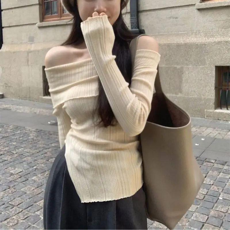 Pletenie z ramena Elegantné vrcholy s dlhým rukávom Kórejské módy štíhle sexy orezané tričko Ženy Jeseň y2k oblečenie Skinny TEE
