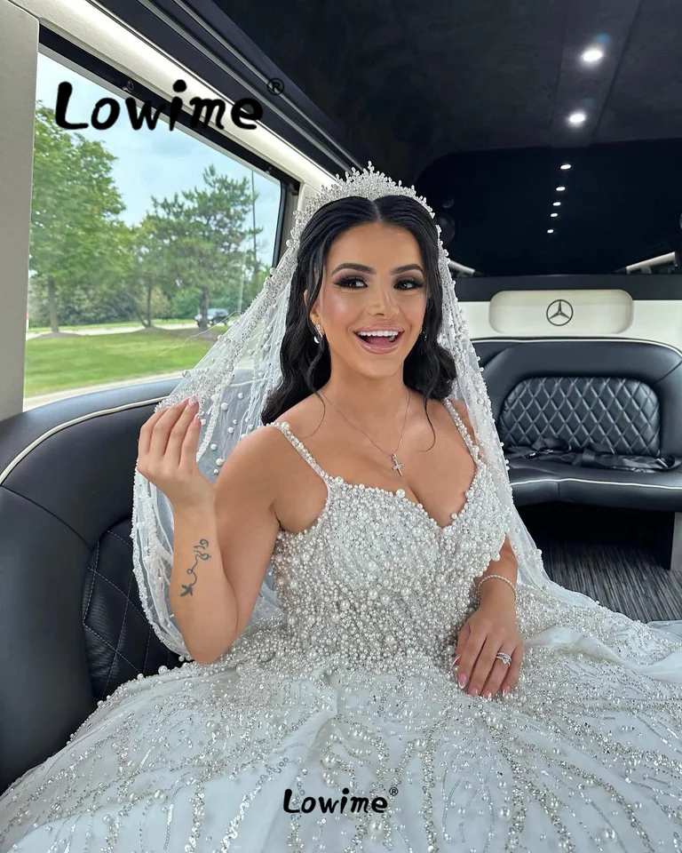 Plné perlové biele svadobné šaty trblietky Flitrované špagety popruhy Line Svadobné šaty dlhé arabské svadobné šaty nevesty šaty