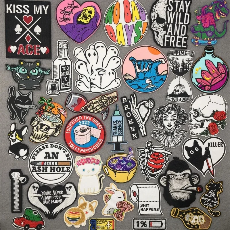 Pobozkať moje eso vyšívané záplaty na oblečenie anime Patch DIY Punk Cartoon Appliques oblečenie termoadhezívne náplasti bunda