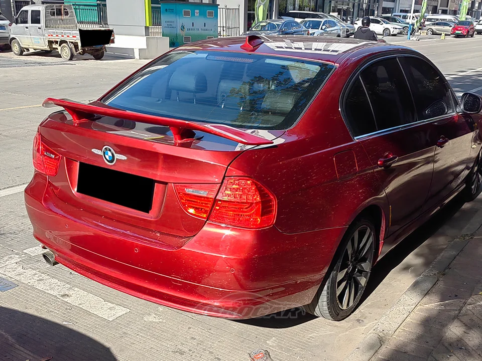 Pre BMW E90 E92 E93 Univerzálny spojler F30 F10 G20 E36 E46 F32 F33 F36 G30 E82 Vysoko kvalitný spoiler ABS plastový kmeňa