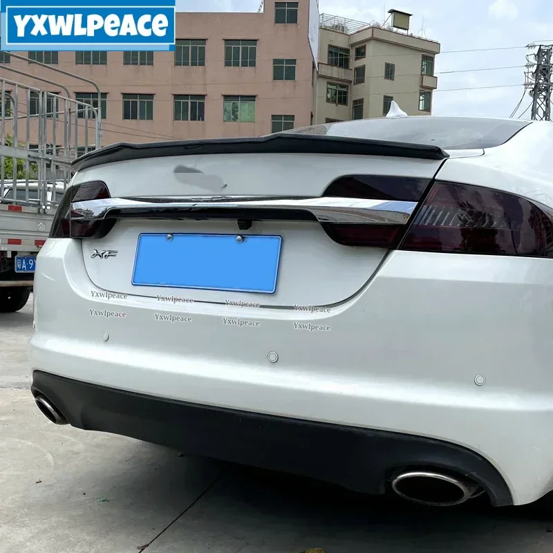 Pre Jaguar XF 2008 2009 2010 2012 2012 2013 2014 2015 Vysoko kvalitný materiál ABS Material Zadný kufrový spoiler Spiler Wing Kit
