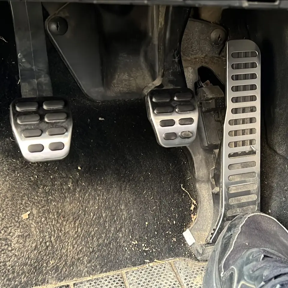 Pre Volkswagen VW Golf 5 6 MK6 Scirocco CC Passat Tiguan Jetta Touran Shara Autačný akcelerátor Pedál Pedál Cover Plynový brzdový brzdový podložka