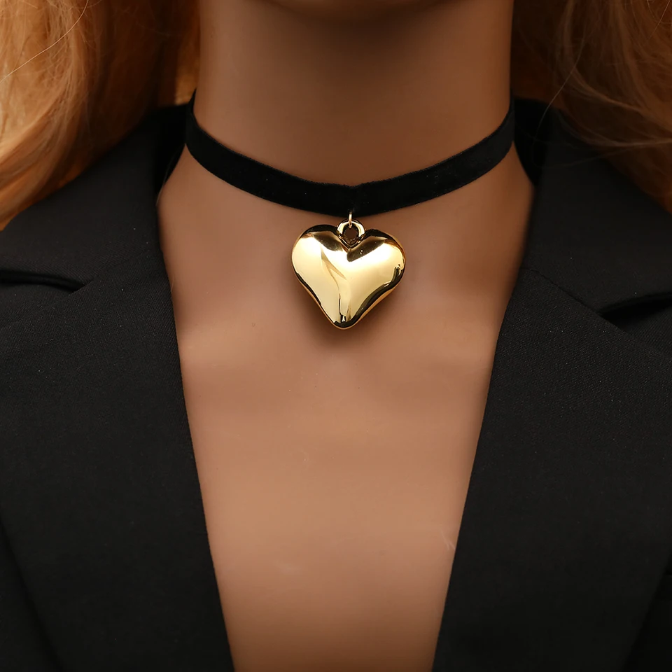 Prehnané veľké milostné srdce Prívesok s krátkym sklíčkovým náhrdelníkom pre ženy Goth Black Velvet nastaviteľný reťazec Valentines Deň