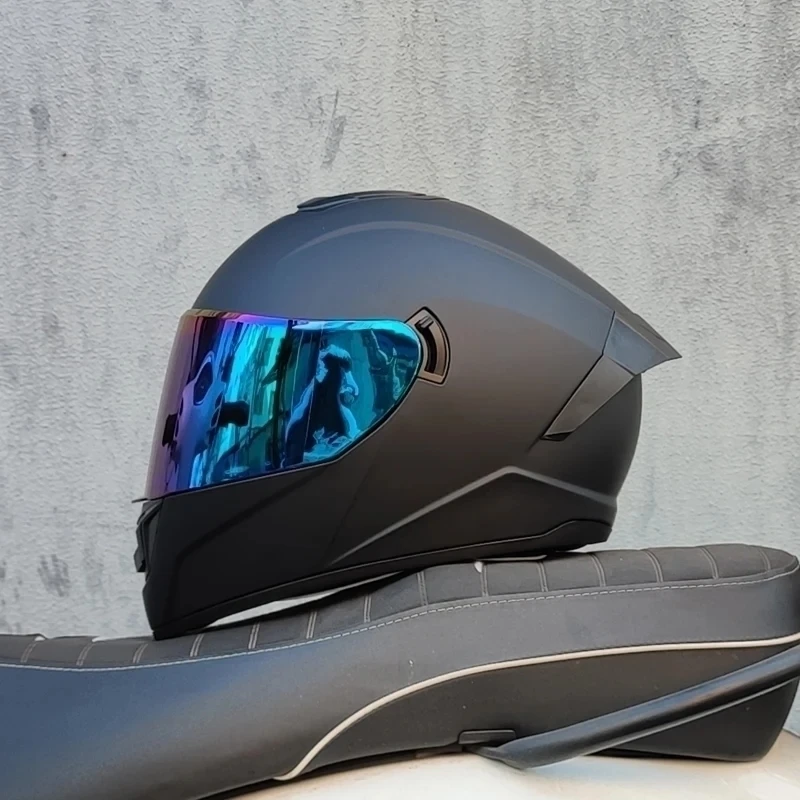 Pretekárska prilba športová prilba schválená Dot Electric Four Seasons Motorcycle Helma Four Seasons LVS