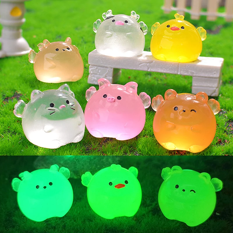 Priehľadné prasiatko kačica s krídlami rozprávkovo