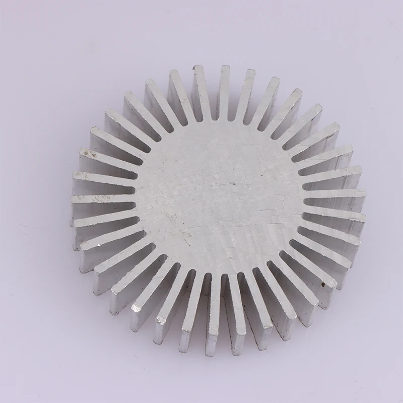 Priemer chladiča chladiča 50 mm 3 ~ 7w Vysoký výkon LED chladič slnečnice Sunflower Solid Radiator Round zliatiny Hliník