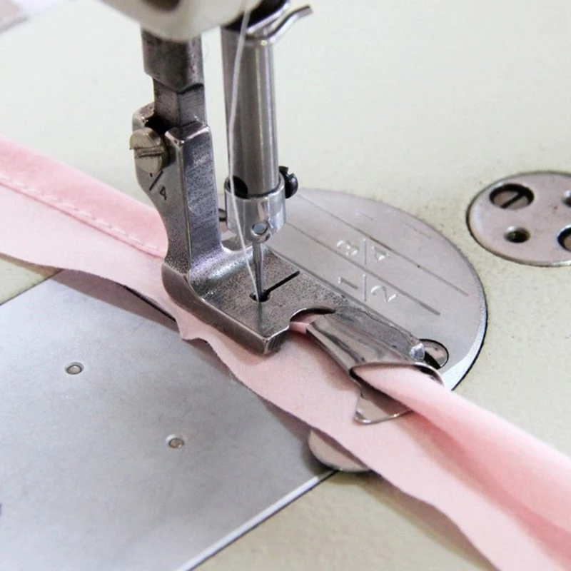 Priemyselný šijací stroj zakrivené lemovacie nohy na odevy Cripping Presser Foot