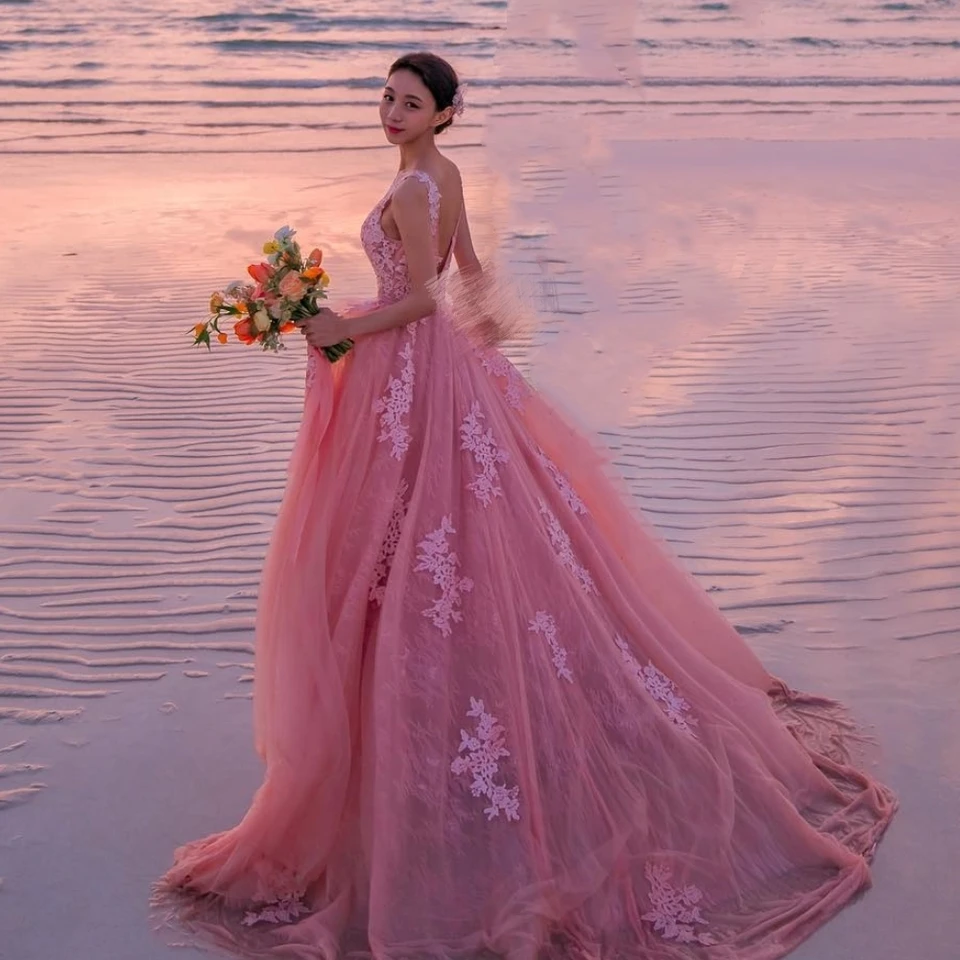 Prispôsobené Kórea Vynikajúce módne špagety remienok Ball Gown Aplikácia Sweep/Brush Sukne Organza Večerné šaty